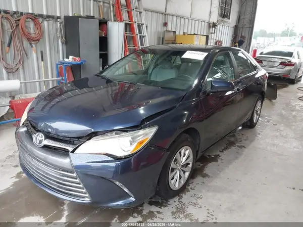 4T1BF1FK5GU555644 2016 TOYOTA CAMRY - Image 2