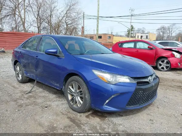 4T1BF1FK5GU556096 2016 TOYOTA CAMRY - Image 1