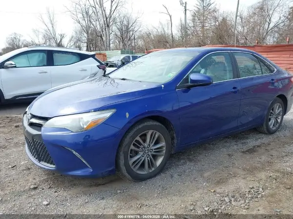 4T1BF1FK5GU556096 2016 TOYOTA CAMRY - Image 2