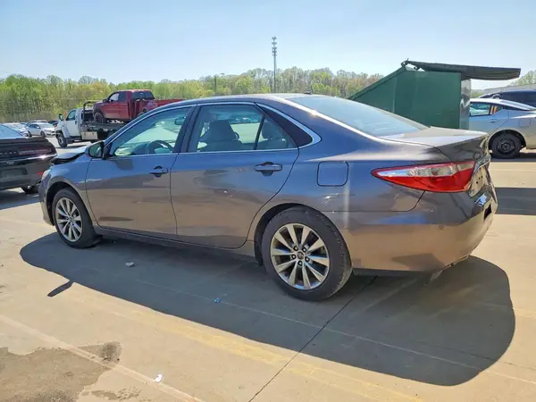 4T1BF1FK5GU556759 2016 TOYOTA CAMRY - Image 2