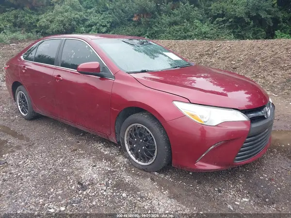 4T1BF1FK5GU558155 2016 TOYOTA CAMRY - Image 1