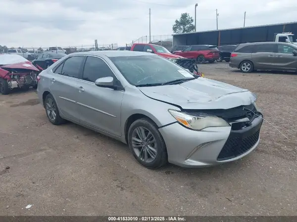 4T1BF1FK5GU558902 2016 TOYOTA CAMRY - Image 1