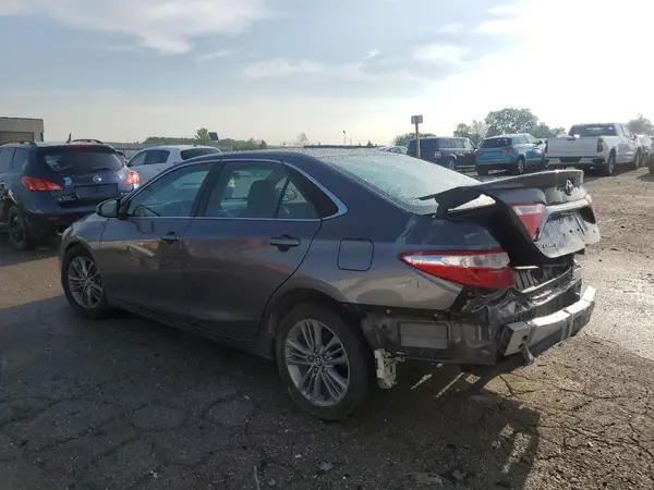 4T1BF1FK5GU562304 2016 TOYOTA CAMRY - Image 2