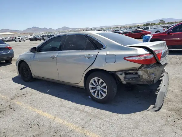4T1BF1FK5GU564814 2016 TOYOTA CAMRY - Image 2