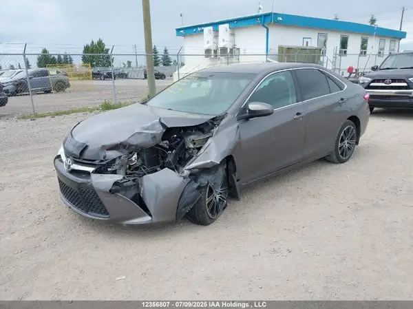 4T1BF1FK5GU565882 2016 TOYOTA CAMRY - Image 2