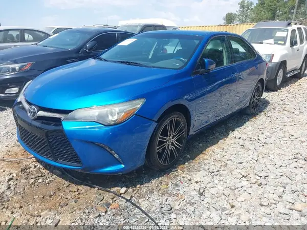 4T1BF1FK5GU565896 2016 TOYOTA CAMRY - Image 2