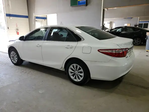 4T1BF1FK5GU566854 2016 TOYOTA CAMRY - Image 2