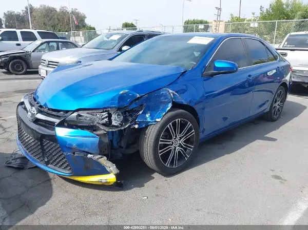 4T1BF1FK5GU567423 2016 TOYOTA CAMRY - Image 2