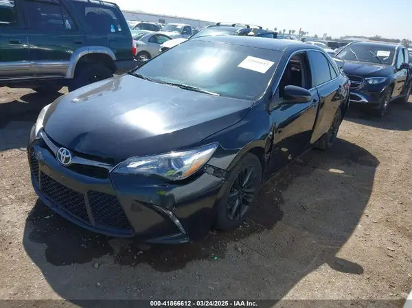4T1BF1FK5GU572184 2016 TOYOTA CAMRY - Image 2