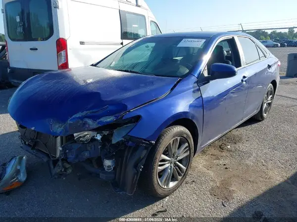 4T1BF1FK5GU572590 2016 TOYOTA CAMRY - Image 2