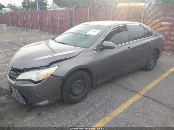 4T1BF1FK5GU573660 2016 TOYOTA CAMRY - Image 2