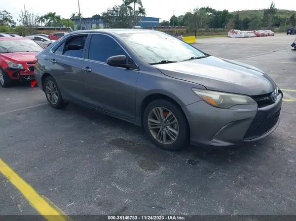 4T1BF1FK5GU574162 2016 TOYOTA CAMRY - Image 1