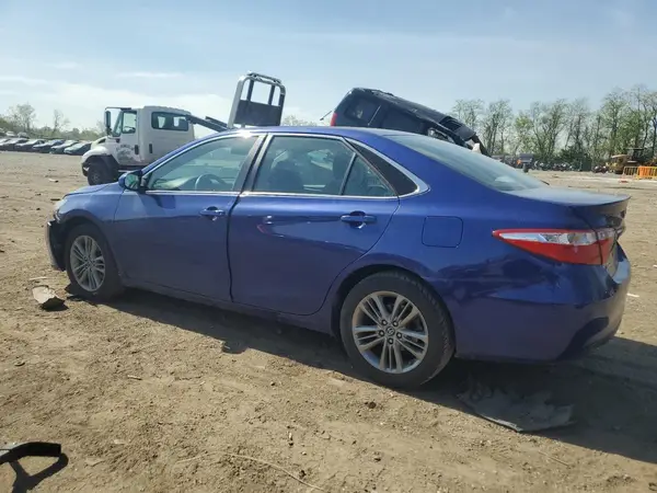 4T1BF1FK5GU575893 2016 TOYOTA CAMRY - Image 2