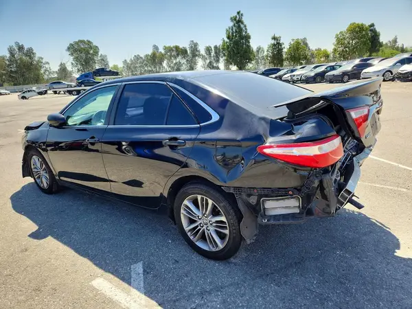 4T1BF1FK5GU577062 2016 TOYOTA CAMRY - Image 2