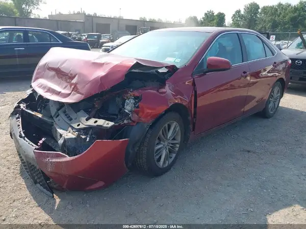 4T1BF1FK5GU580849 2016 TOYOTA CAMRY - Image 2
