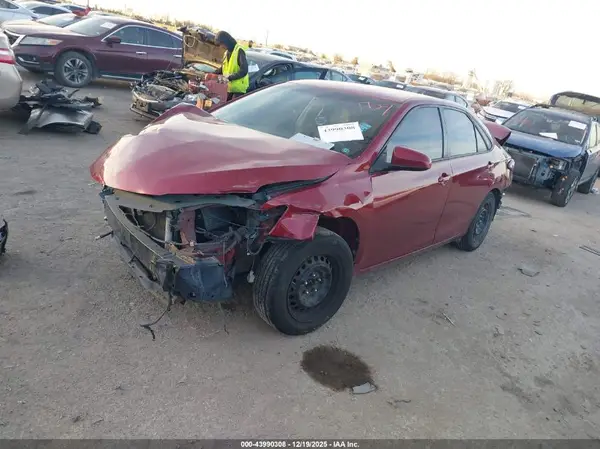 4T1BF1FK5GU583427 2016 TOYOTA CAMRY - Image 2