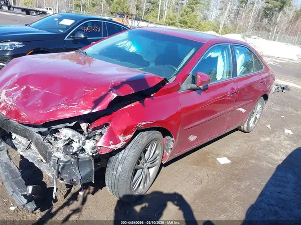 4T1BF1FK5GU587185 2016 TOYOTA CAMRY - Image 2