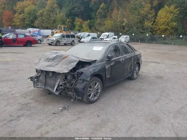 4T1BF1FK5GU587980 2016 TOYOTA CAMRY - Image 2
