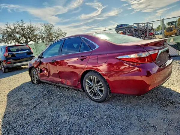 4T1BF1FK5GU588210 2016 TOYOTA CAMRY - Image 2