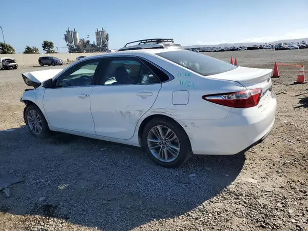 4T1BF1FK5GU589888 2016 TOYOTA CAMRY - Image 2