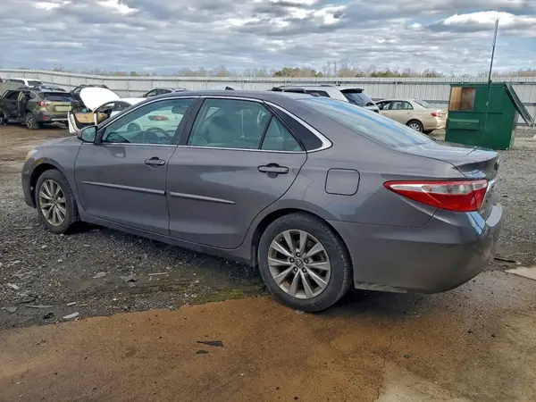 4T1BF1FK5GU590202 2016 TOYOTA CAMRY - Image 2