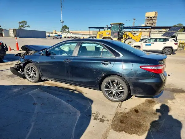 4T1BF1FK5GU596114 2016 TOYOTA CAMRY - Image 2
