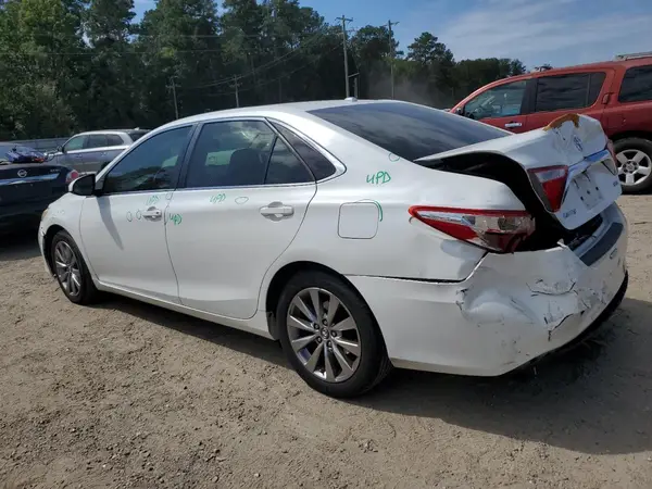 4T1BF1FK5GU597702 2016 TOYOTA CAMRY - Image 2