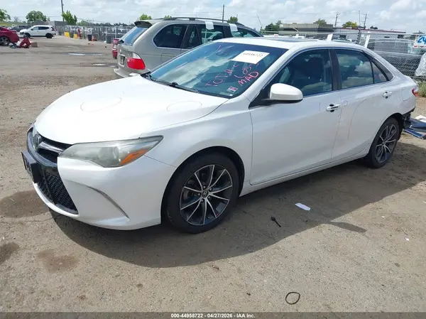 4T1BF1FK5GU598087 2016 TOYOTA CAMRY - Image 2