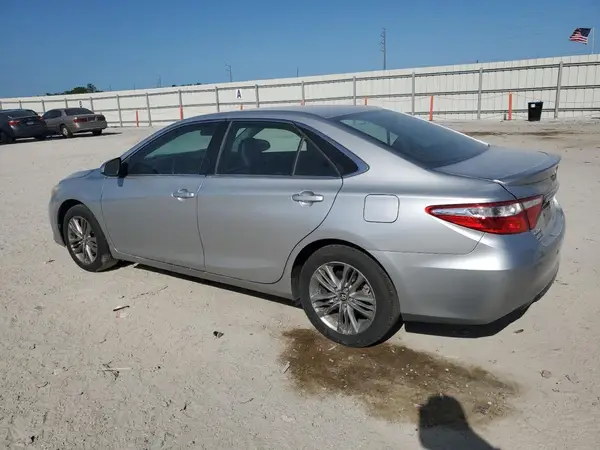 4T1BF1FK5GU600467 2016 TOYOTA CAMRY - Image 2