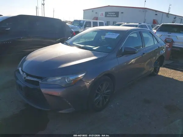 4T1BF1FK5GU600484 2016 TOYOTA CAMRY - Image 2