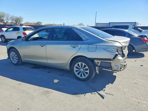4T1BF1FK5GU604843 2016 TOYOTA CAMRY - Image 2
