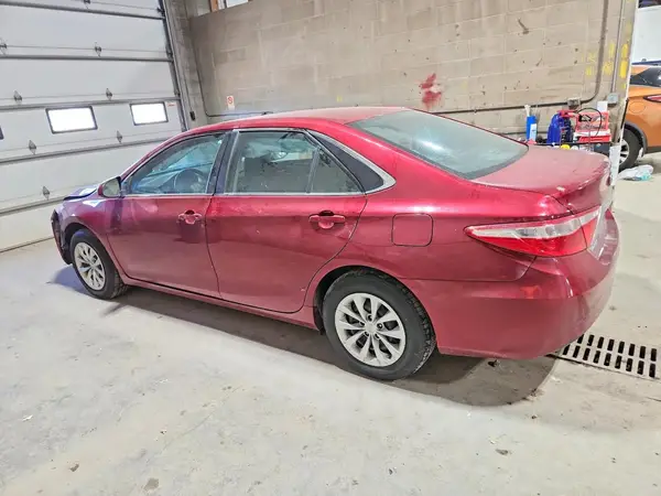 4T1BF1FK5GU605300 2016 TOYOTA CAMRY - Image 2