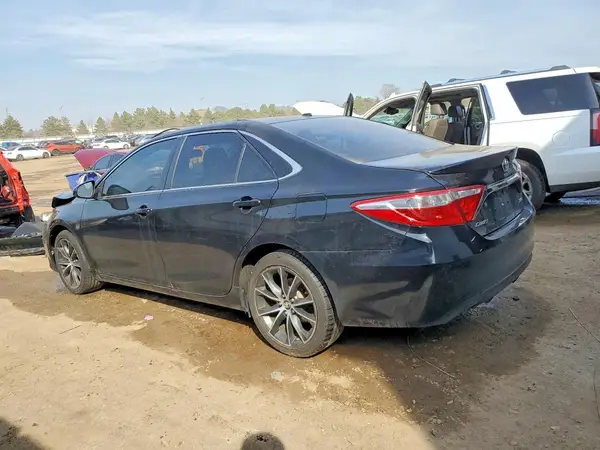 4T1BF1FK5GU608214 2016 TOYOTA CAMRY - Image 2