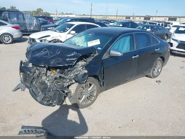 4T1BF1FK5GU610898 2016 TOYOTA CAMRY - Image 2