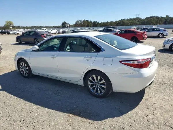 4T1BF1FK5GU611033 2016 TOYOTA CAMRY - Image 2