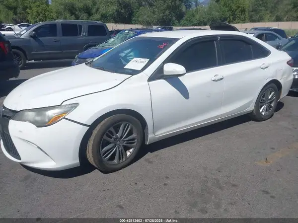 4T1BF1FK5GU611145 2016 TOYOTA CAMRY - Image 2