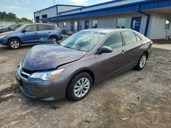 4T1BF1FK5HU270315 2017 TOYOTA CAMRY - Image 1