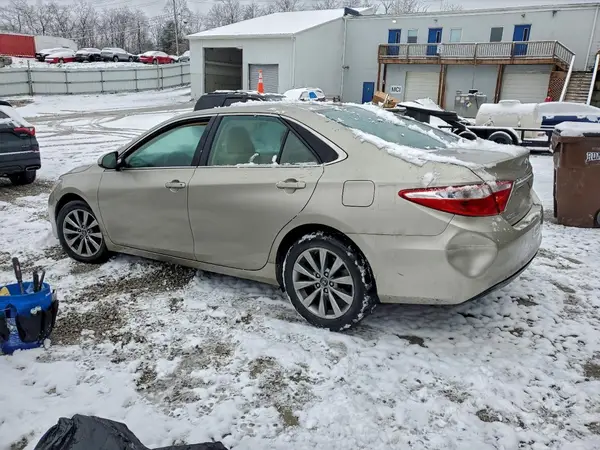 4T1BF1FK5HU270895 2017 TOYOTA CAMRY - Image 2