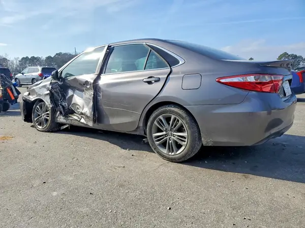 4T1BF1FK5HU271092 2017 TOYOTA CAMRY - Image 2