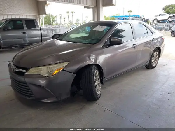 4T1BF1FK5HU273473 2017 TOYOTA CAMRY - Image 2