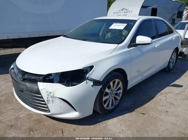 4T1BF1FK5HU274221 2017 TOYOTA CAMRY - Image 2