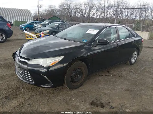 4T1BF1FK5HU274381 2017 TOYOTA CAMRY - Image 2