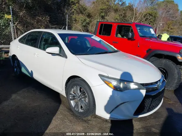 4T1BF1FK5HU277927 2017 TOYOTA CAMRY - Image 1