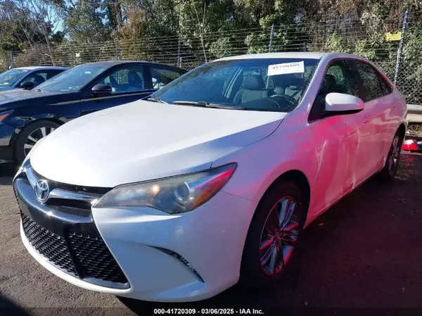 4T1BF1FK5HU277927 2017 TOYOTA CAMRY - Image 2