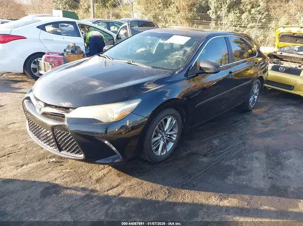 4T1BF1FK5HU277975 2017 TOYOTA CAMRY - Image 2