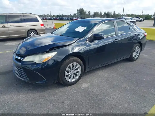 4T1BF1FK5HU27935 2017 TOYOTA CAMRY - Image 2
