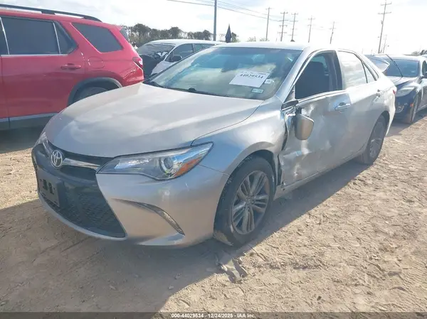 4T1BF1FK5HU279399 2017 TOYOTA CAMRY - Image 2