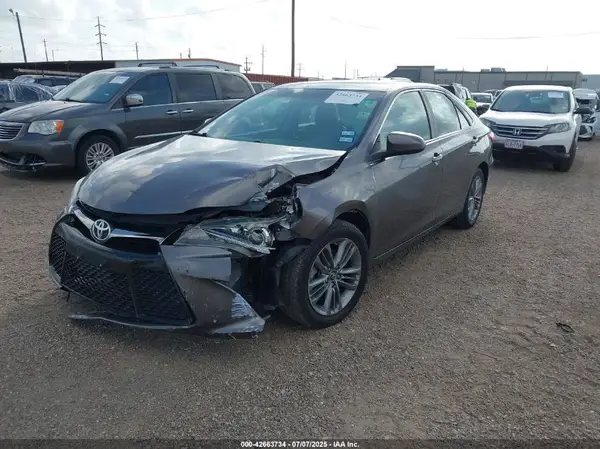 4T1BF1FK5HU279533 2017 TOYOTA CAMRY - Image 2