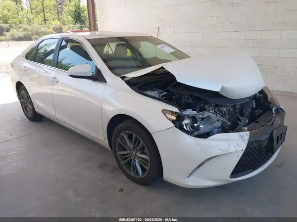 4T1BF1FK5HU281752 2017 TOYOTA CAMRY - Image 1