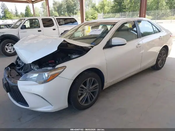 4T1BF1FK5HU281752 2017 TOYOTA CAMRY - Image 2